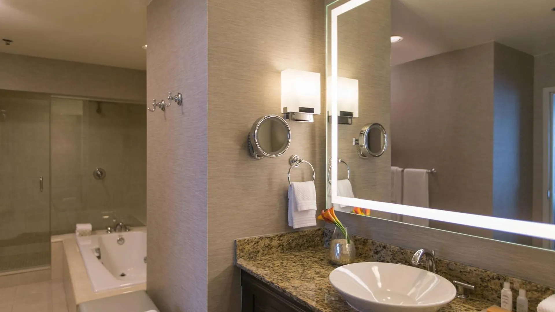 Renaissance Tampa International Plaza Hotel